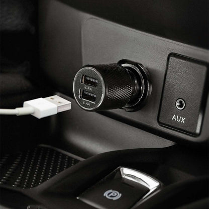 PowerSteel-Car_Charger_Black-Lifestyle